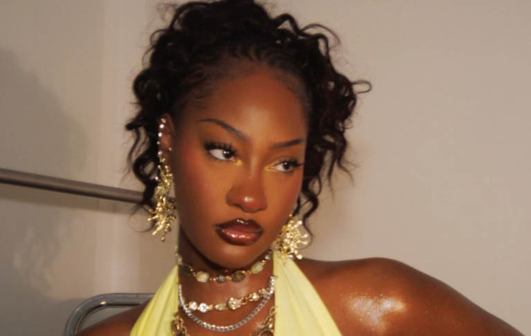 Tems: Age, Birthday, Height, Weight, Net Worth