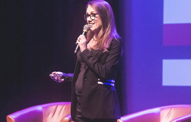 How tall is Kat Timpf?