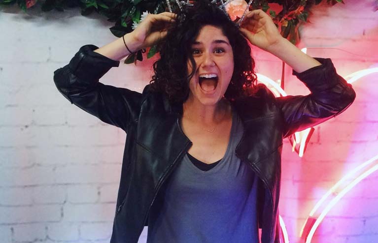 how old is Elyse Myers ?
