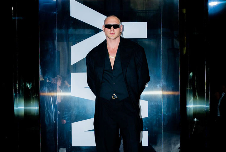 how tall is Leo Skepi ?