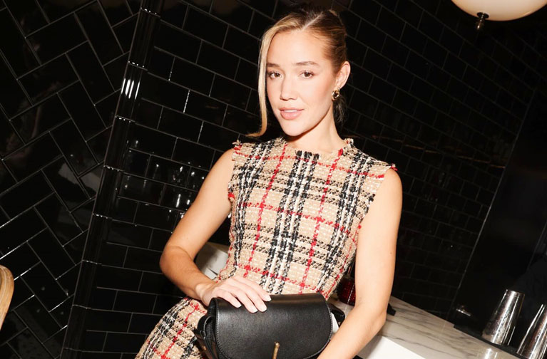 how old is Olivia Ponton ?