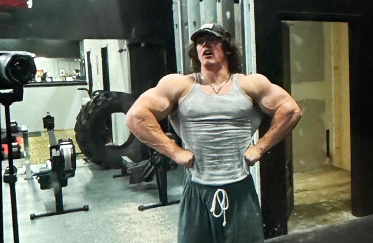 how tall is Sam Sulek ?