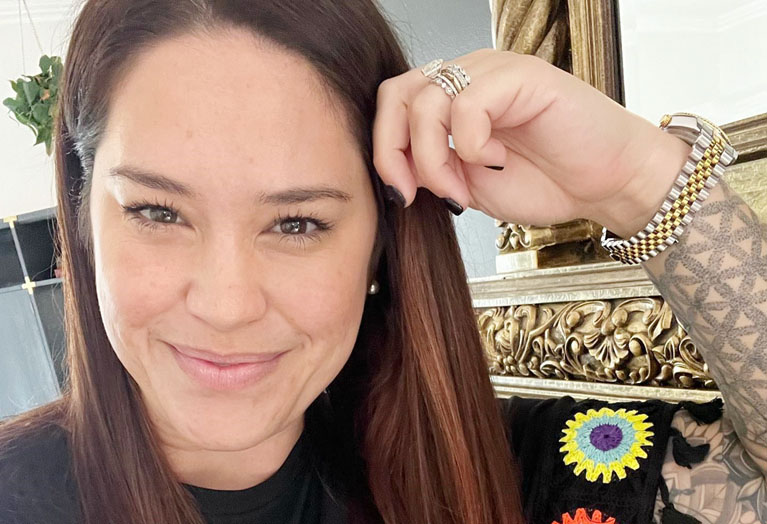 how old is Samantha Rotunda ?