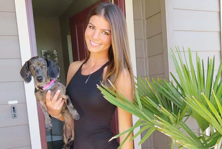 how tall is Carlie Jo Howell ?