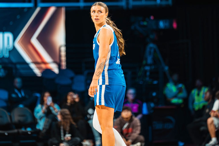 how tall is Carson Roney ?