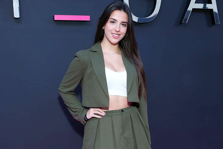 how tall is Theodora Moutinho or Teddy Moutinho ?