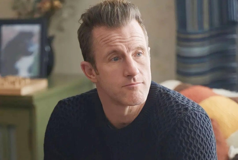 how old is Scott Caan ?