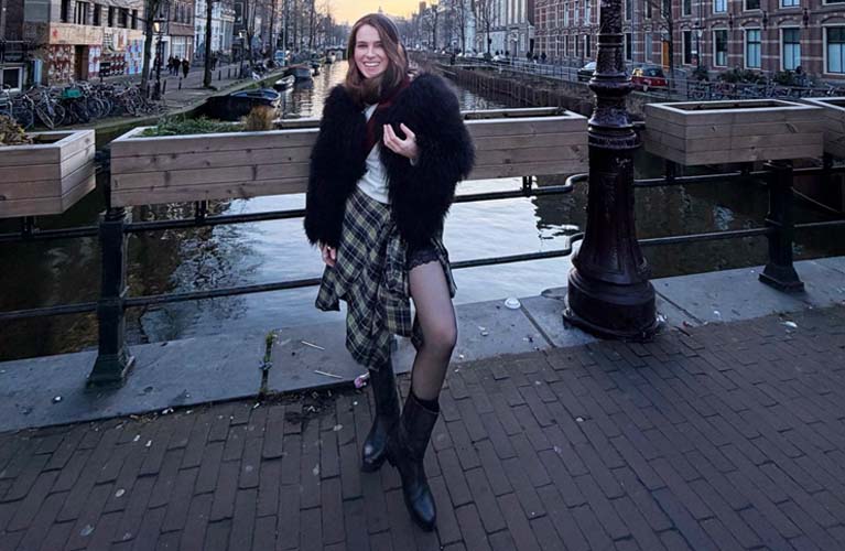 How tall is Anna-Maria Sieklucka?