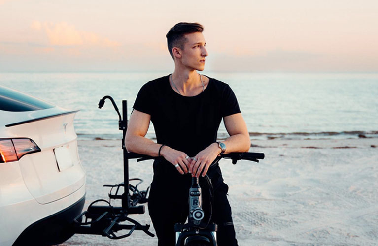 How old is Kyle Nutt?