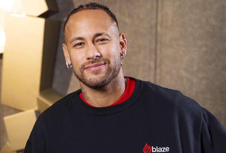 How old is Neymar Jr.?