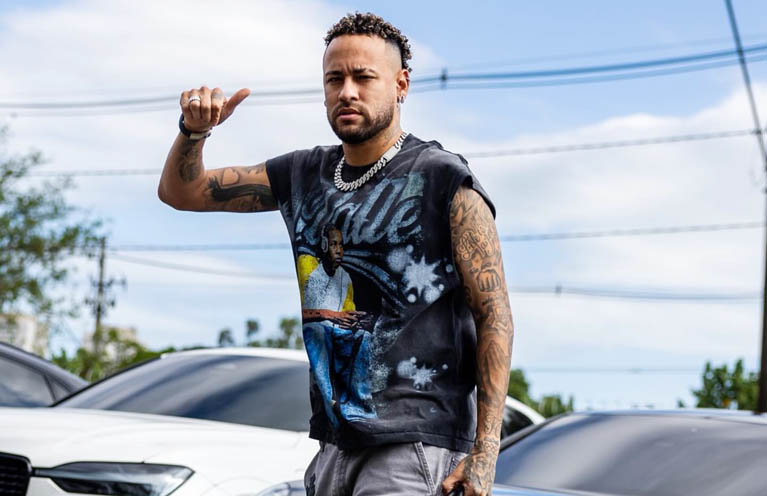 Neymar Jr. Bio: Age, Height, Net Worth, Family & Santos FC Return