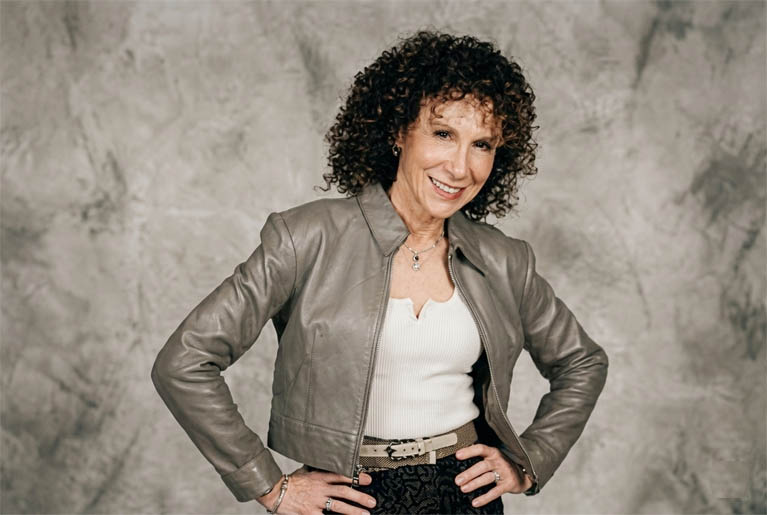 How tall is Rhea Perlman?