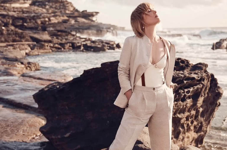 How tall is Radha Mitchell ?
